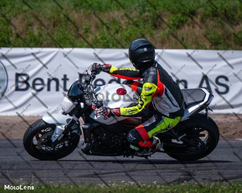 DSC_5690-73